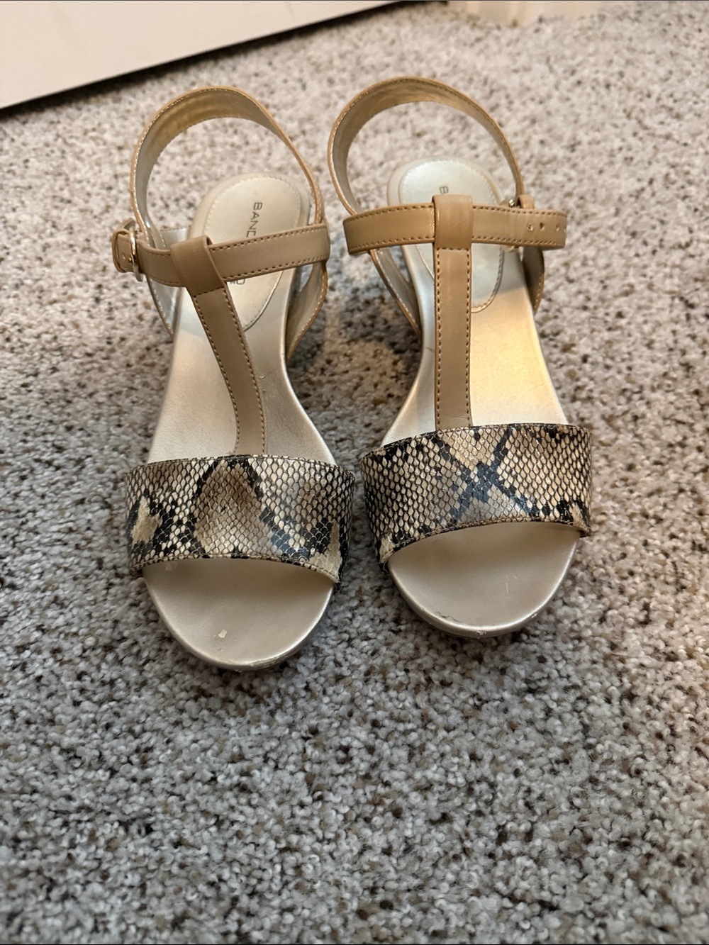 Bandolino Beige T-Strap Sandals with Snake-Print Toe Band